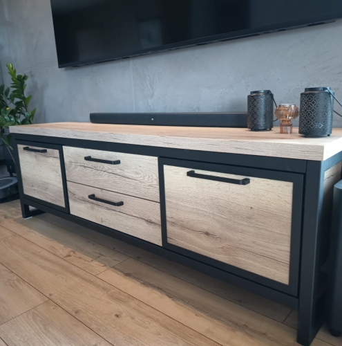 1-szafka-loft-rtv-240cm