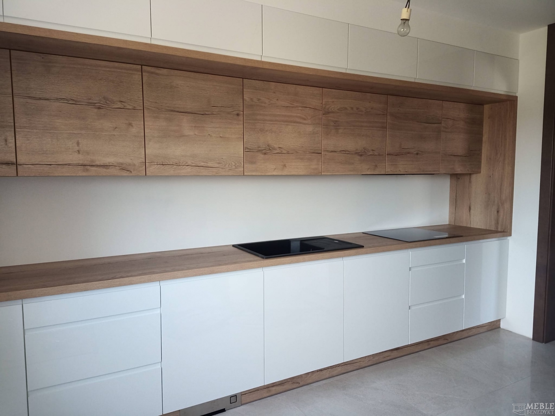 Kuchnia biała drewno